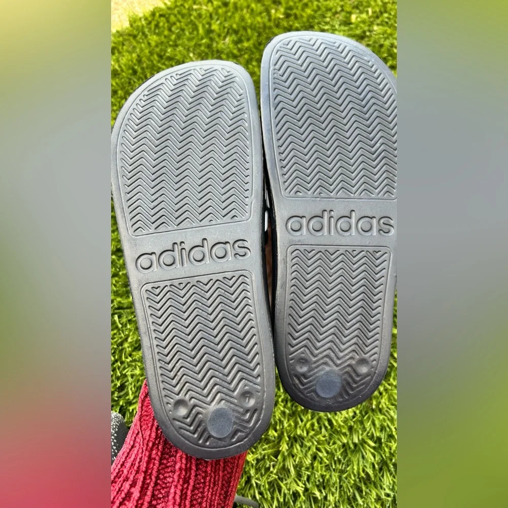 Adidas Adilette Black‎ and White Shower Slides in Excellent Condition SZ 7 COMFY